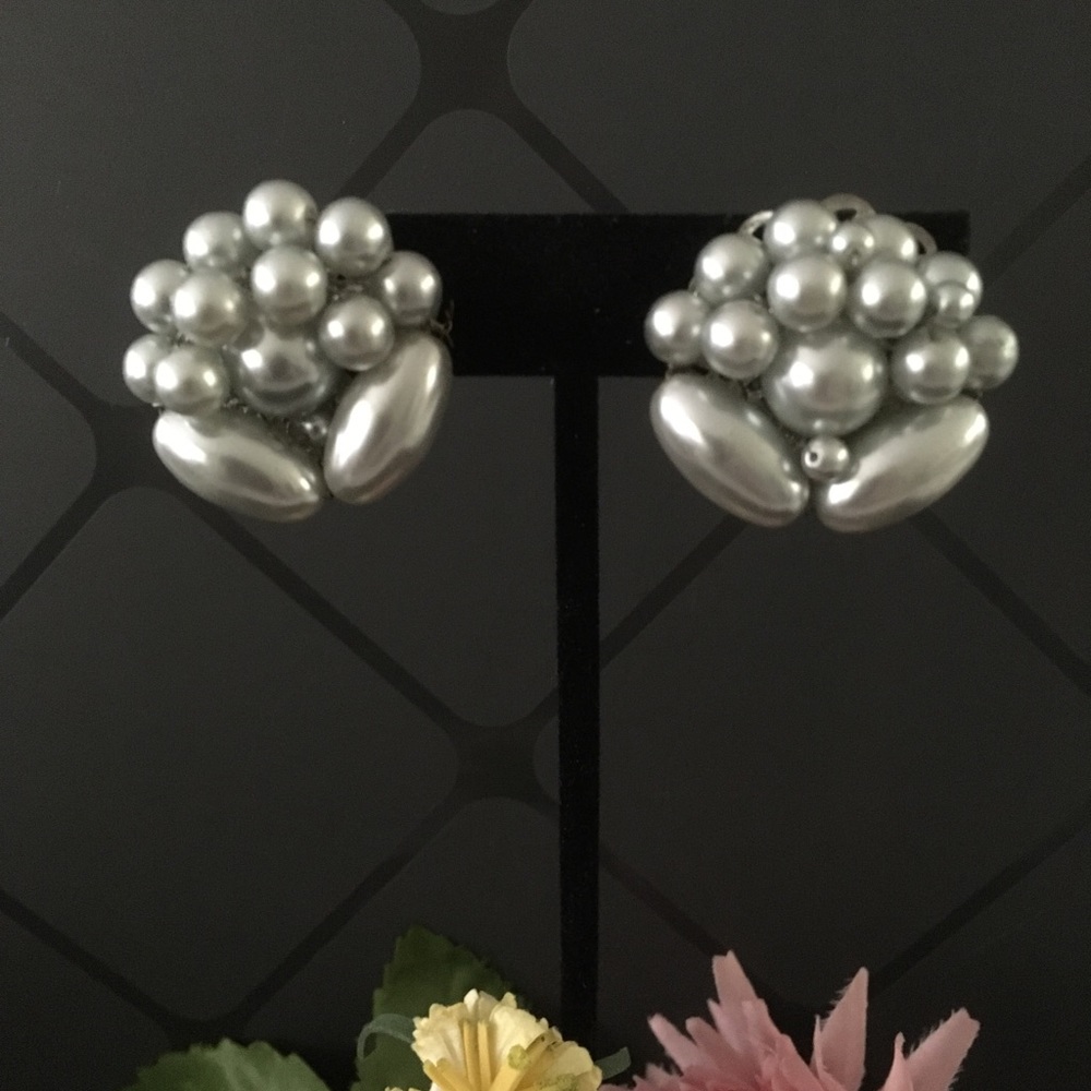 Vintage Gray Faux Pearl Cluster Clip-On Earrings